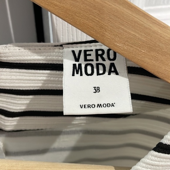 Vero Moda Striped Top - Picture 2 of 5